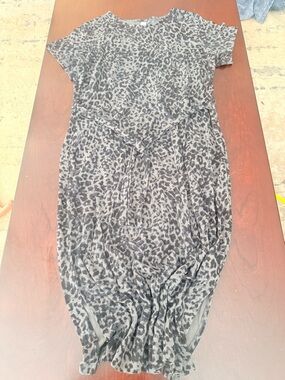 Old Navy Gray Leopard Print Maxi Dress